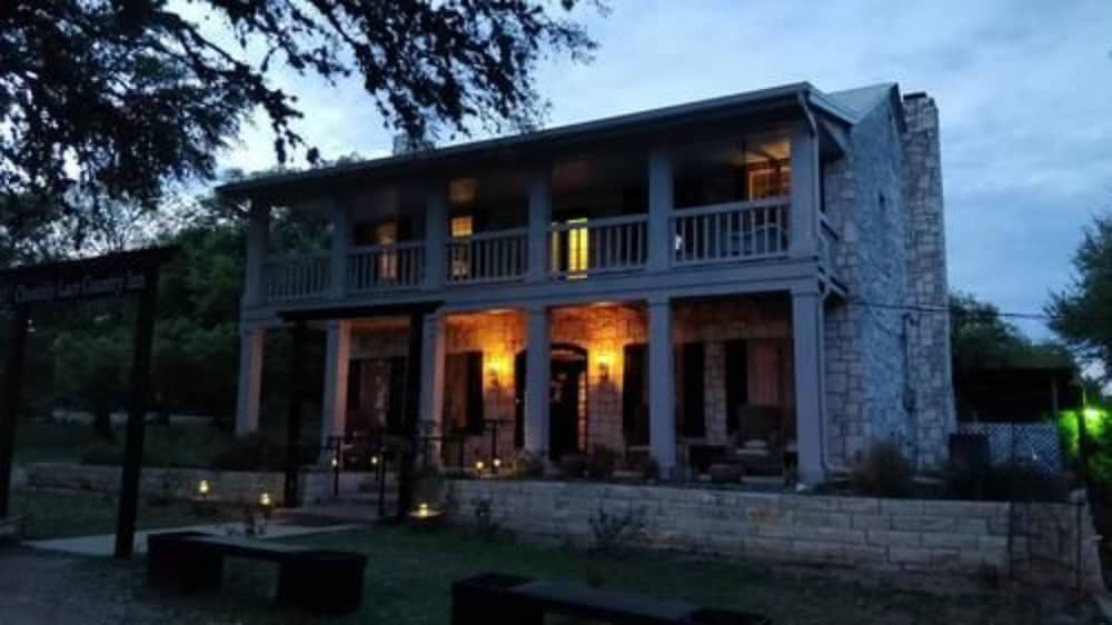 The Crossroads Inn - Property Image 15