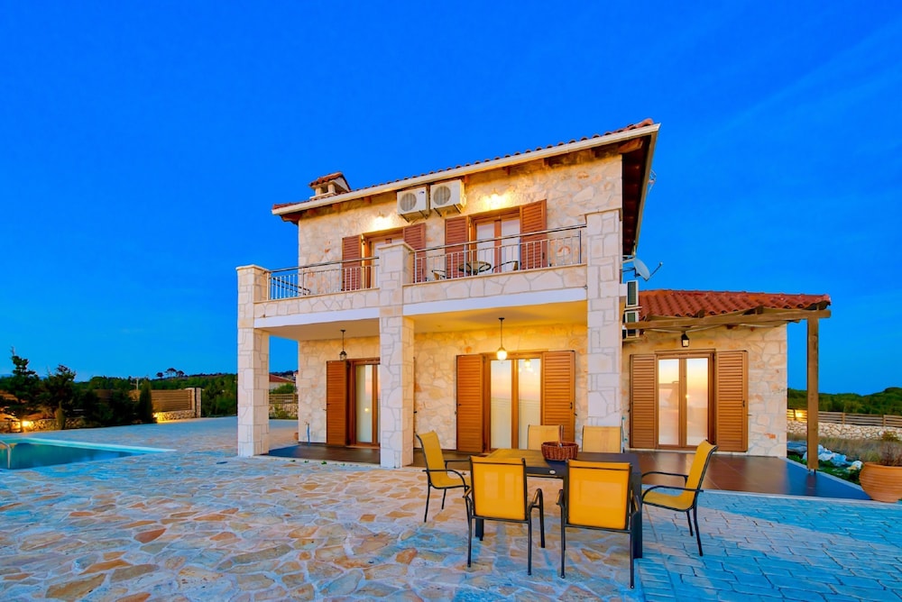 Villa Traditional I