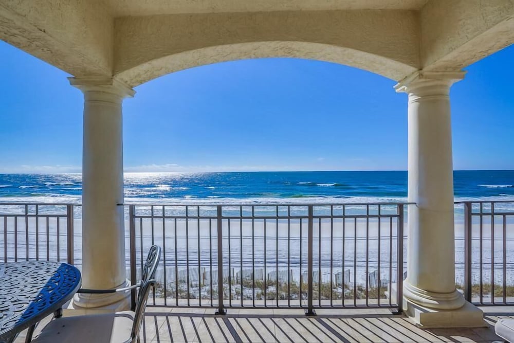 Vista Bella del Mar 5 Bedroom Holiday Home by Five Star Properties
