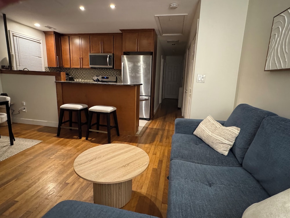 104 E Reed Alexandria