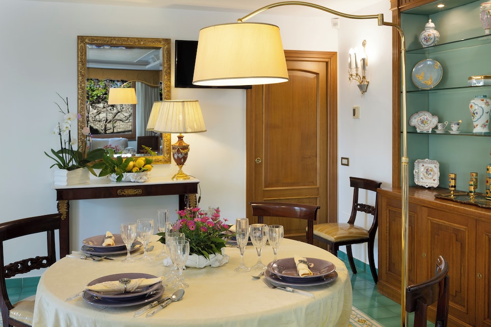 Villa In Sorrento Center | Gardens & Outdoor Space