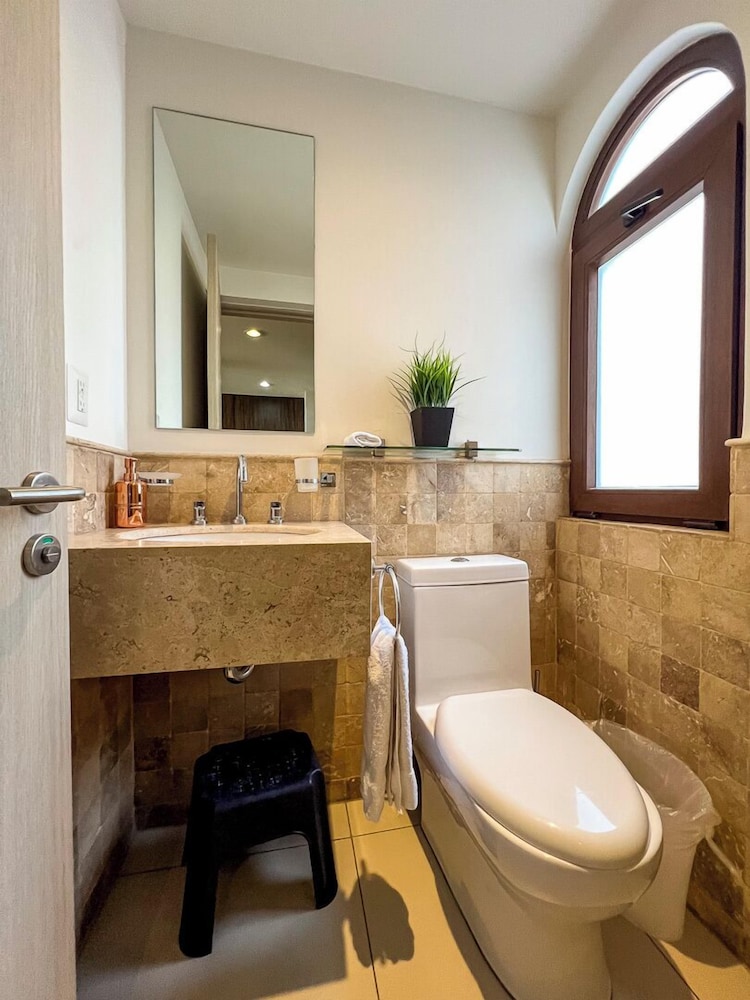 Prime Location w Amenities in San Miguel