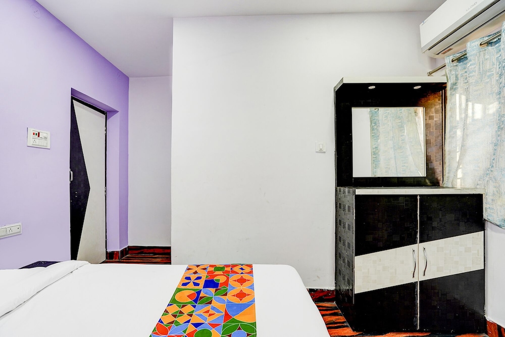 Fabhotel Triotel Inn