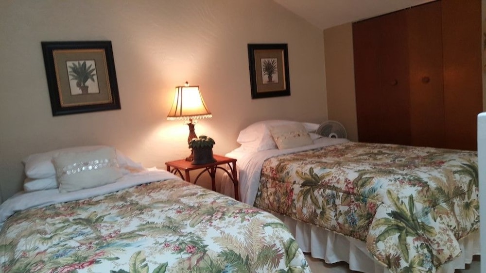 Seaside S 4302 1 Bedroom Condo by RedAwning