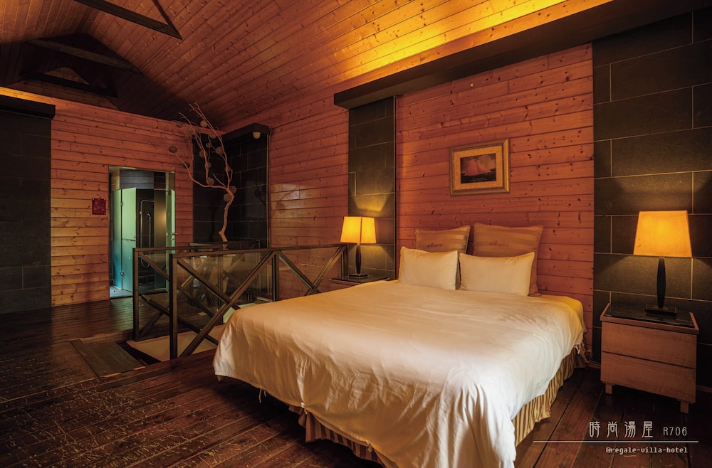 Regale Villa Hotel