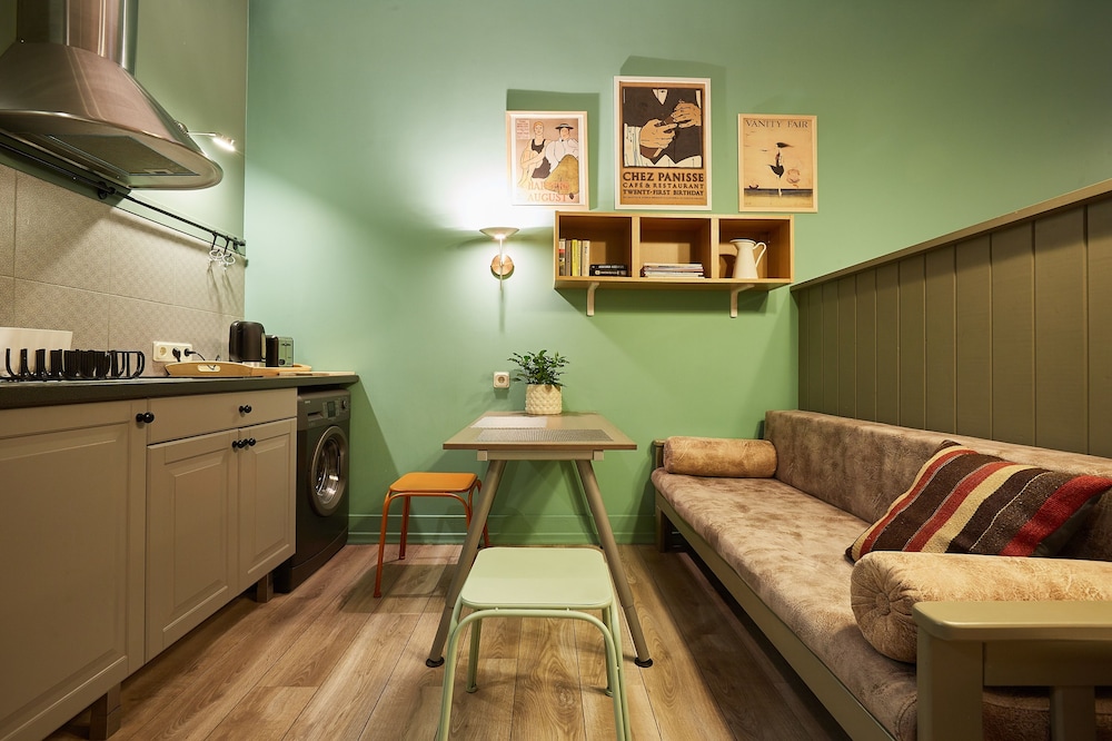 Mogol Apartments