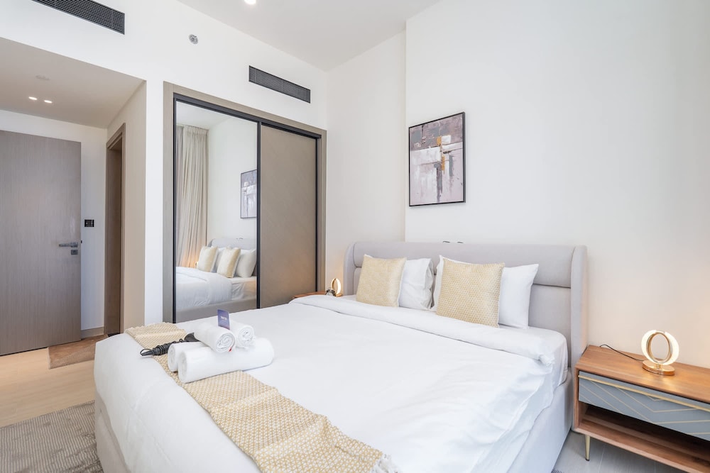 Peace and Tranquility in This 1 Bedroom in JVC