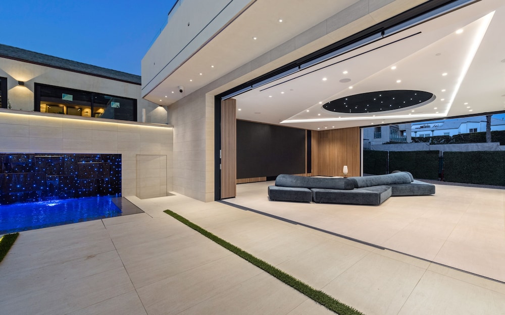 Ultimate Malibu Villa - Property Image 11