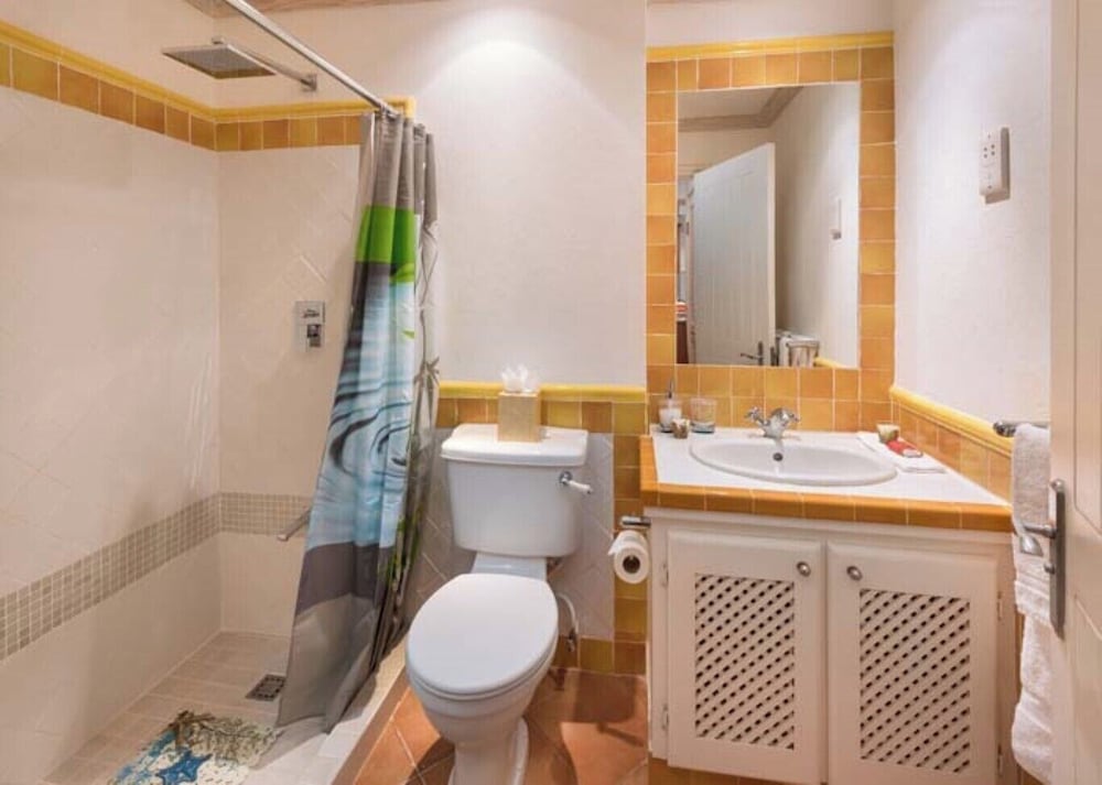Lovely 1 Br Apartment! Fully Furnished
