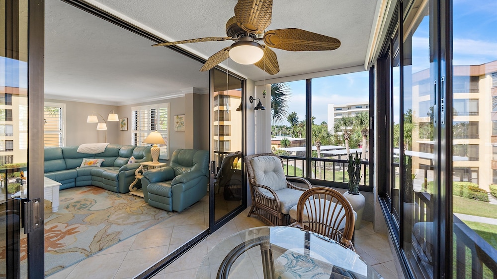 'bout Time 2 Bedroom Condo