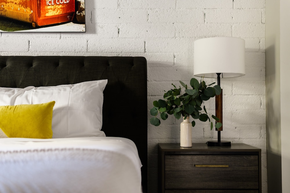 Stellar By Avantstay Modern Artist's Loft in Old Town w/ Patio view 5