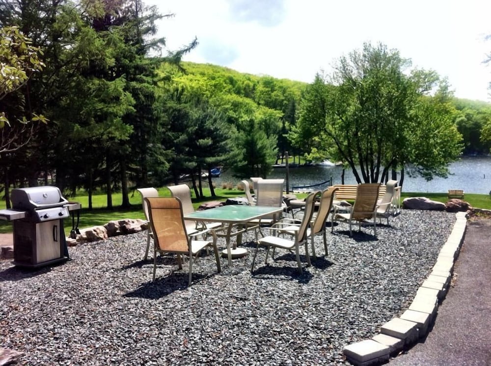 Lake Harmony Inn