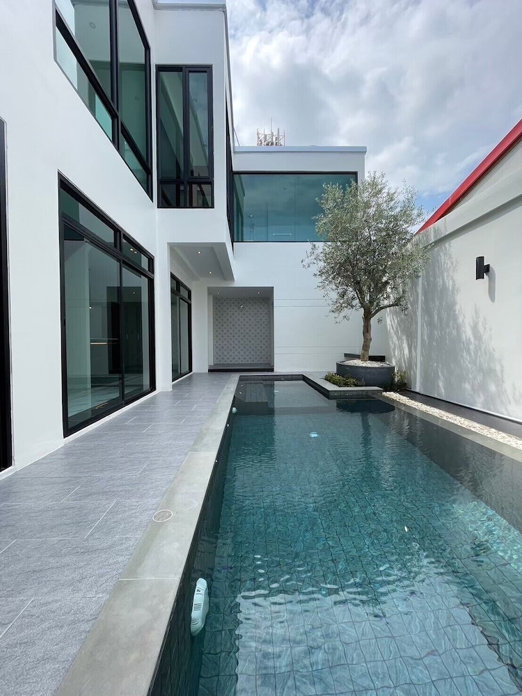 Modern Zen Vibe Pool Villa Phuket