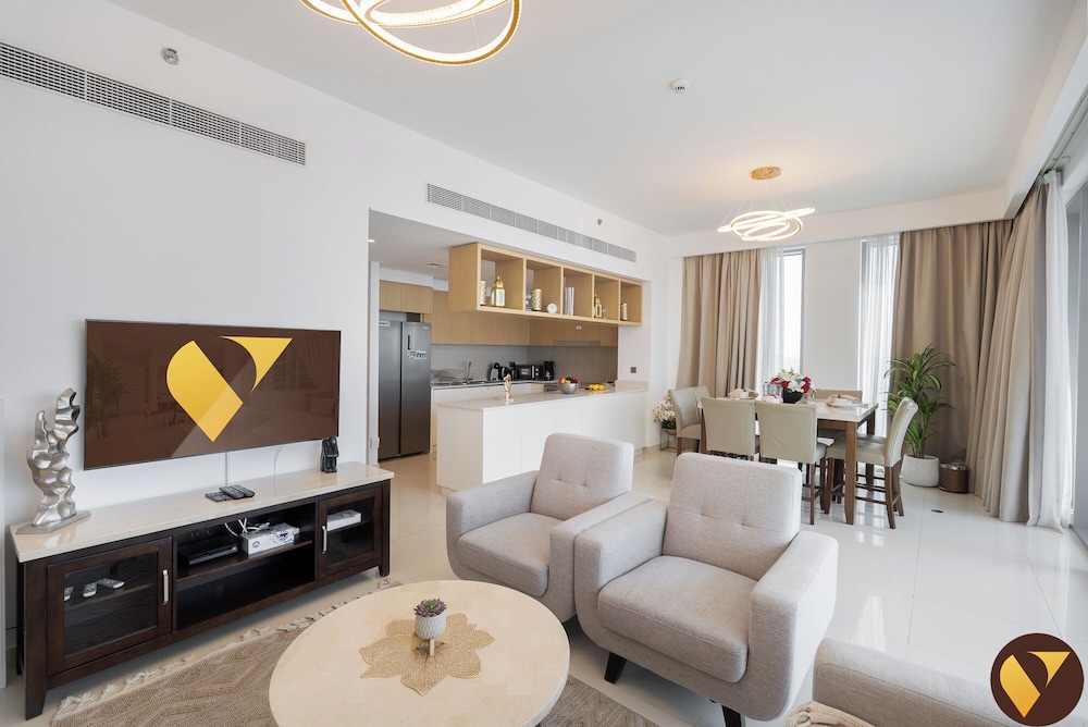 Icon Bay Creek Harbour Waterfront Living
