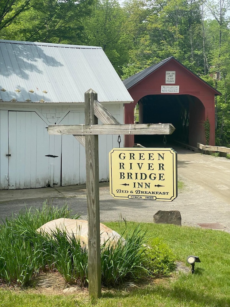 Green River Bridge Inn