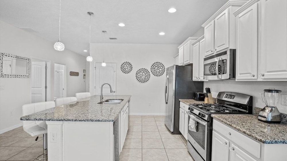 5 Bed With Private Pools Near Disney 5 Bedroom Townhouse view 5
