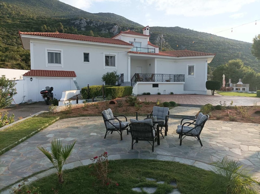 Villa Sophia in Drosia, Chalkis view 5