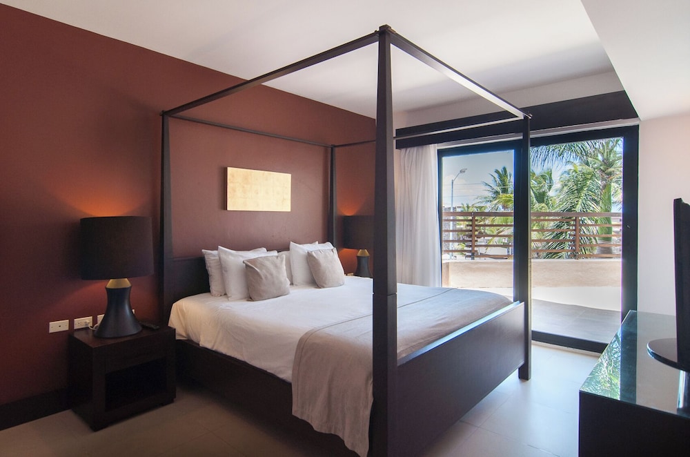 Aldea Thai Tropical Oasis near the Beach
