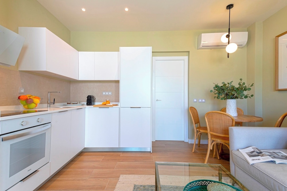 Marvelous Penthouse With 3 Terraces in Triana. Castilla III