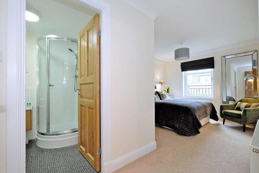 Spacious 3 Bed in Aberdeen's Westend