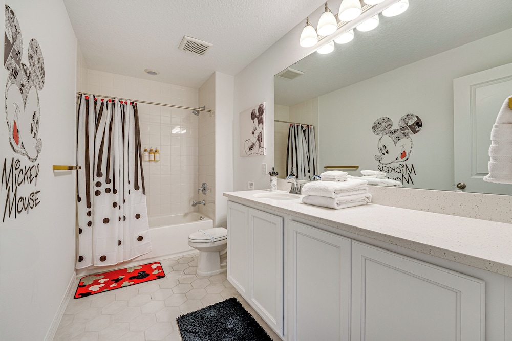 Game Room & Community Perks: Davenport Home!