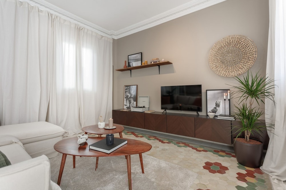 Derawan - 2 Bedrooms and Terrace in Chamber
