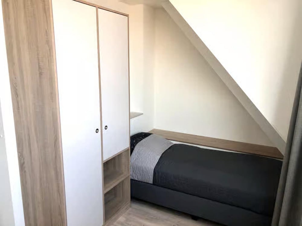 Beautiful Lodge Parallel to the Shopping Street