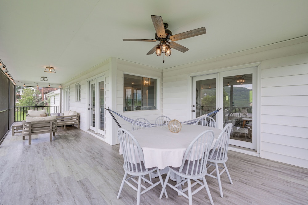 < 1 Mi to Lake Chatuge: Home w/ Mtn & Water Views!
