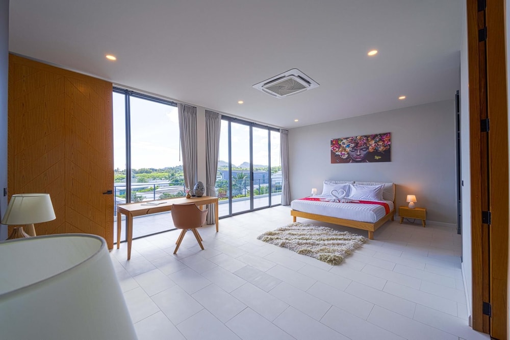 Luxury 5 Bedroom Pool Villa KH-C1