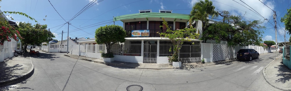 Hotel Sheylla's Place - Image 1