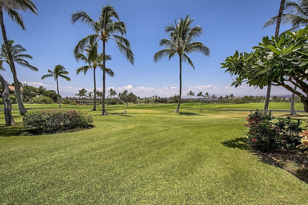 Vista Waikoloa B-206 2 Bedroom Condo by RedAwning view 4
