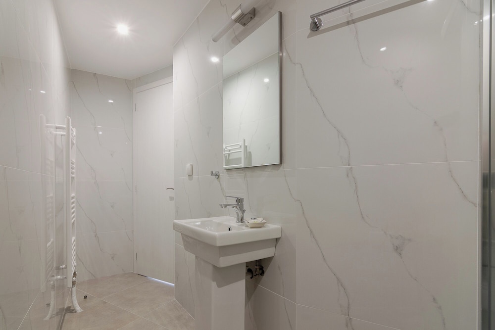 Leochares Lifestyle Apartments