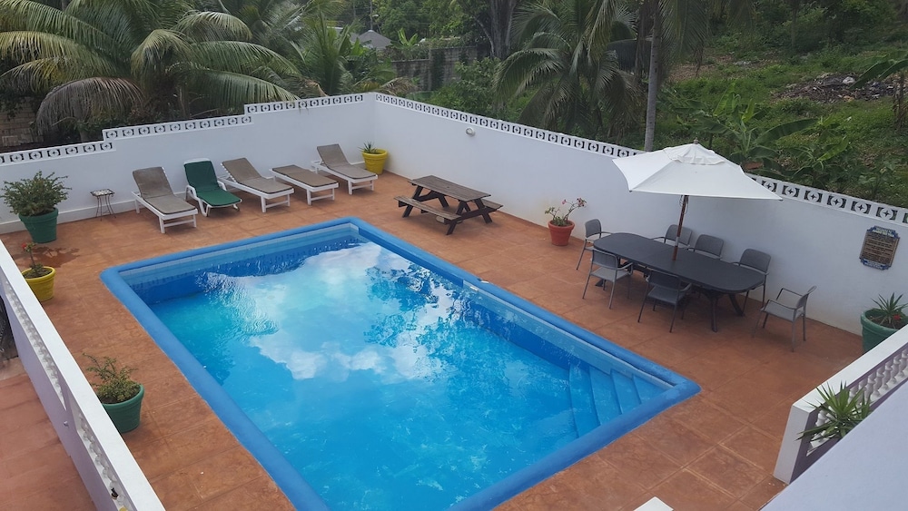 Hotel Ocho Rios Almond Tree Villas - Image 1