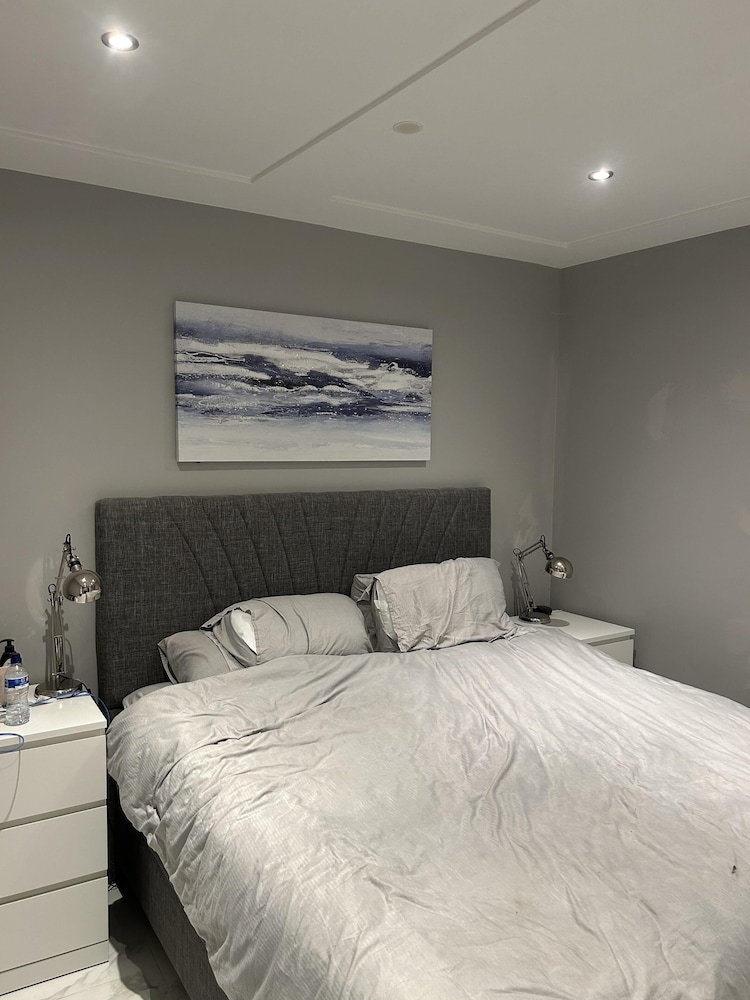 Croke Park, 3-beds, Sleeps 6