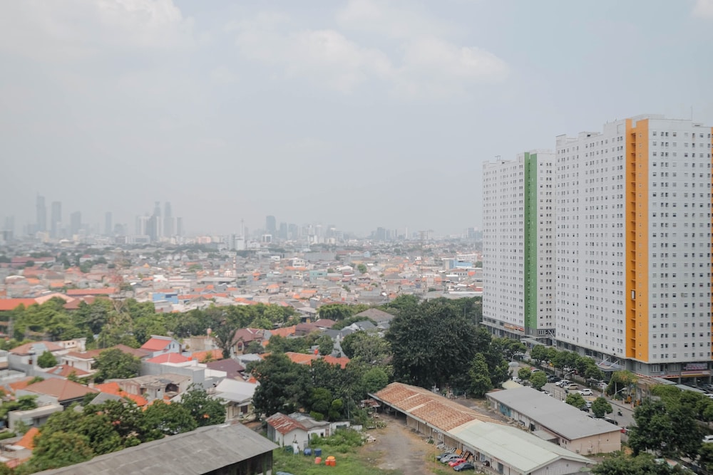 Soft And Strategic Studio At Green Pramuka City Apartment