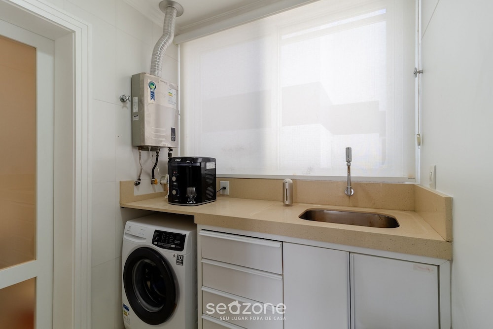 Apartment w/ Barbecue 160m From the Beach Rgl0304