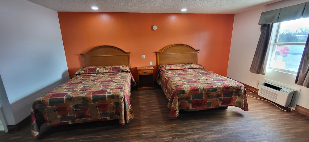 American Inn Cleburne view 5
