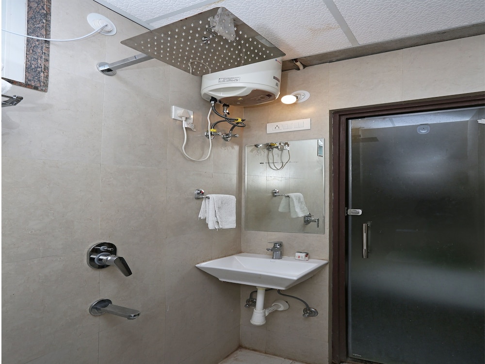 OYO 9476 Hotel Mittal