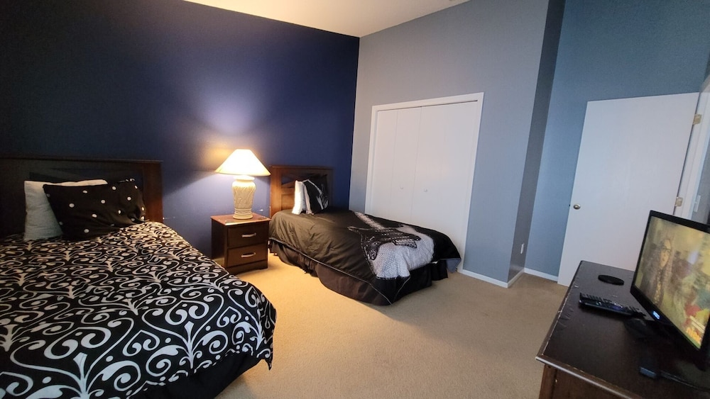 HL740BD 4 Bedroom Villa in Hampton Lakes 4 Home