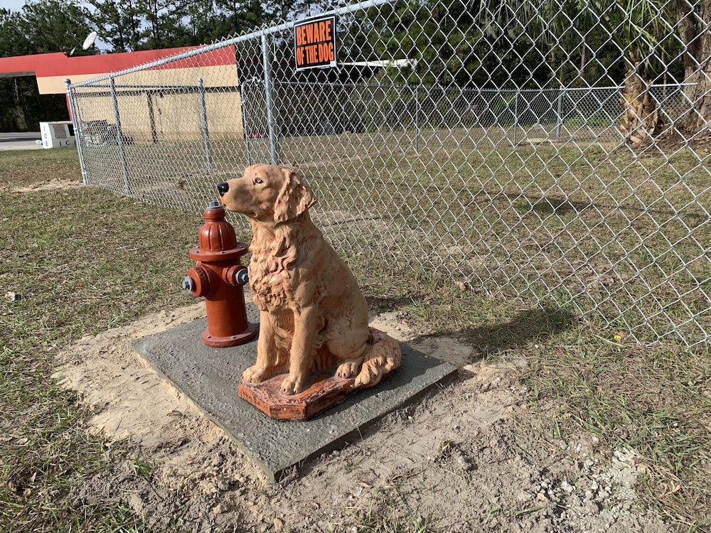 Lake City Vacations - Motel 8 Lake City - Property Image 11