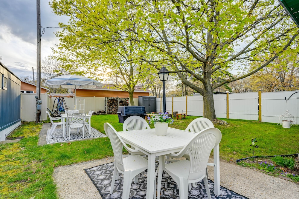 Walk to Lake Huron: Pet-friendly Caseville Cottage - Property Image 11