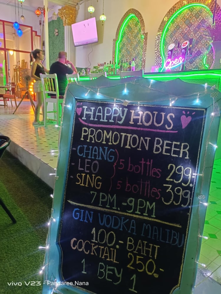 MaHaNa Hostel & Beach Bar Pattaya
