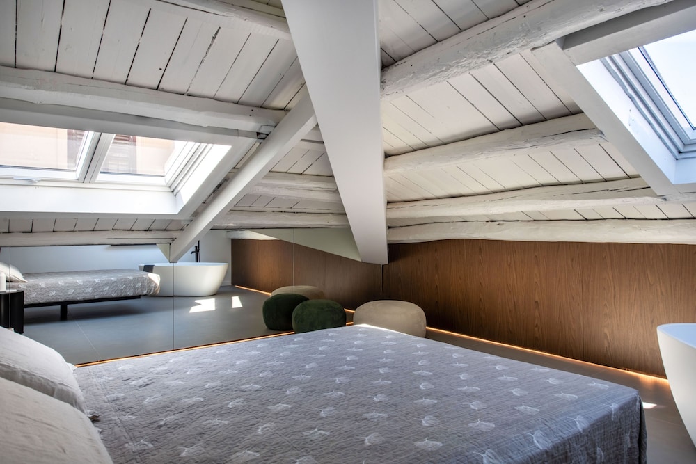 Settimo Apartment With Terrace by Wonderful Italy