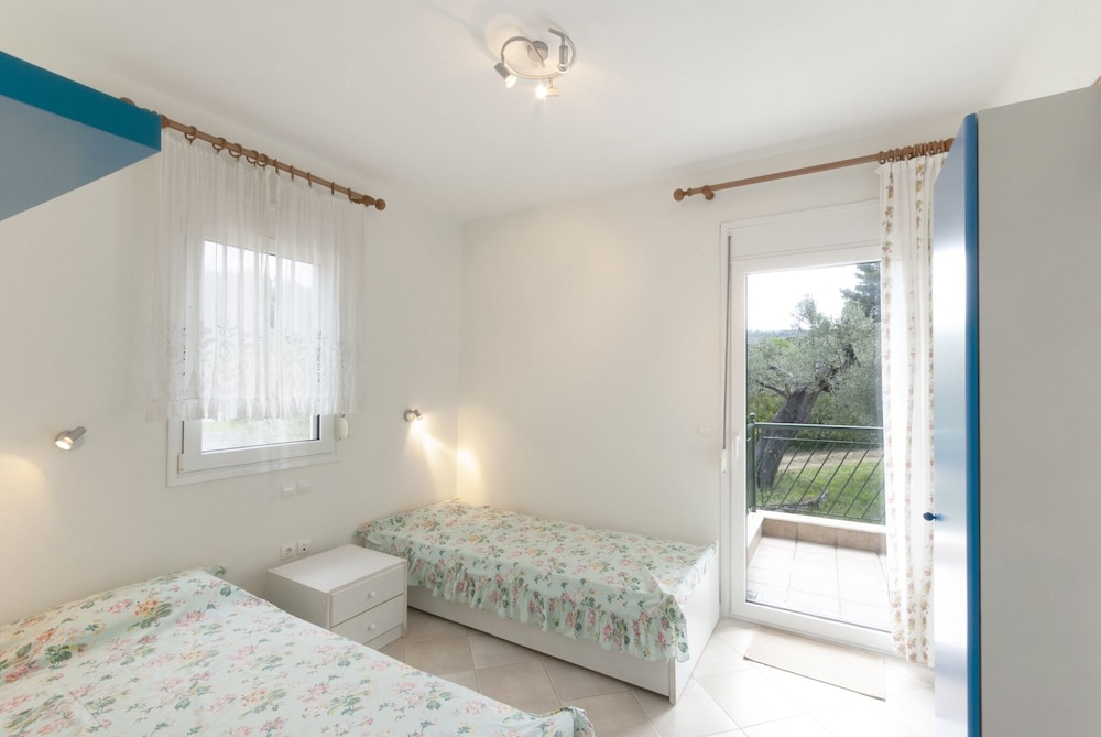 Vetas Vintage Villa by Rentalspro - Akti Elia