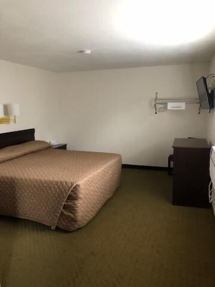 Midway Budget Inn