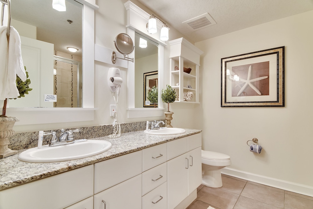 Grand Panama Beach Resort by Book That Condo