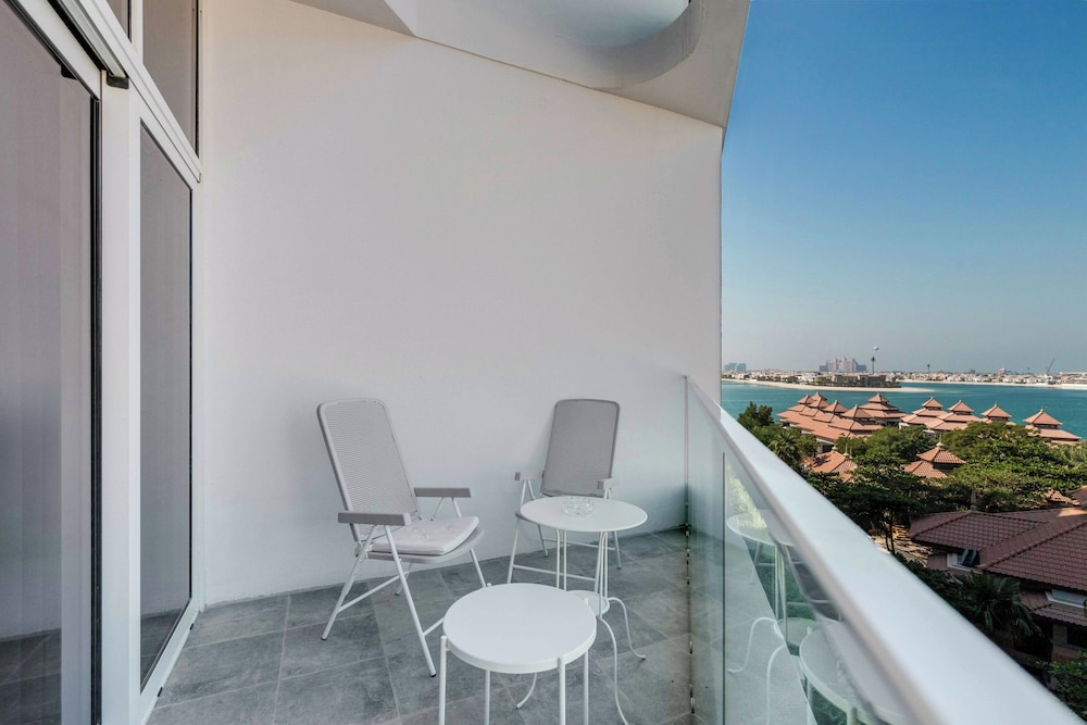 Globalstay Luxury Azizi Mina Beachfront