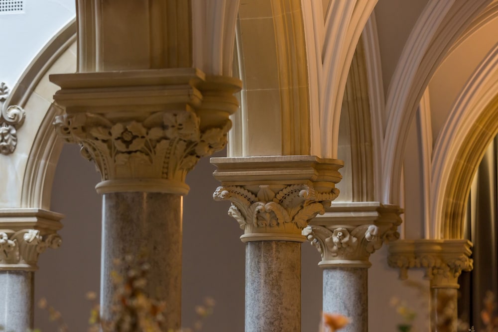 The Mabel Suite Stone Cross Mansion