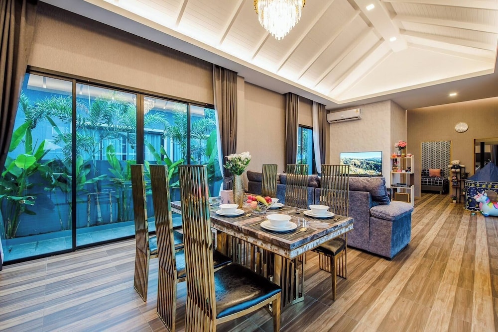 Sky Blue Private Pool Villa, Near Cham Am Beach