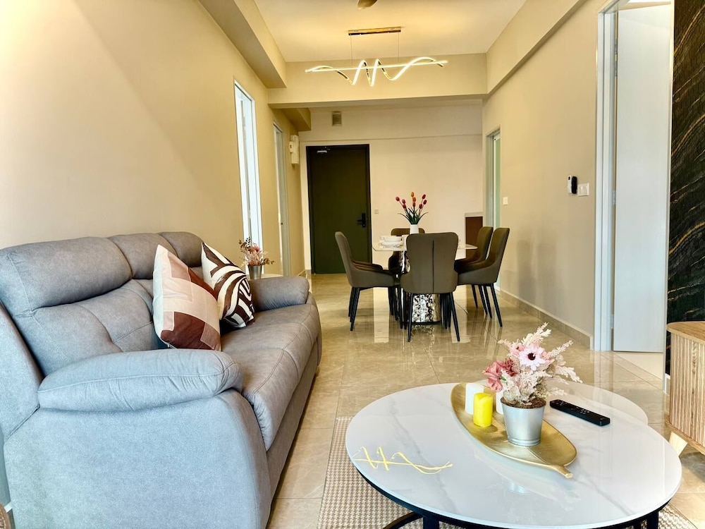 ICC Luxury Suites By Grab A Stay